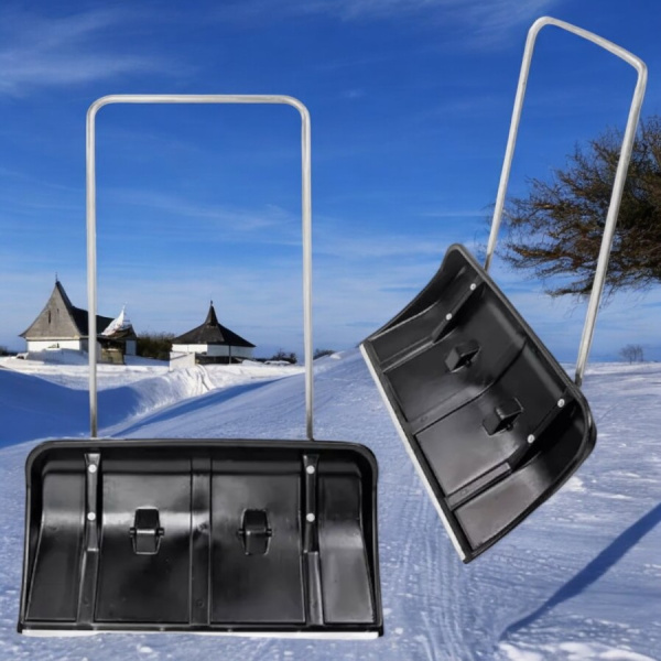 Лопата снегоуборочная (скрепер) на колесах 120х82х45 см., пластиковая с металлической рукояткой 5217